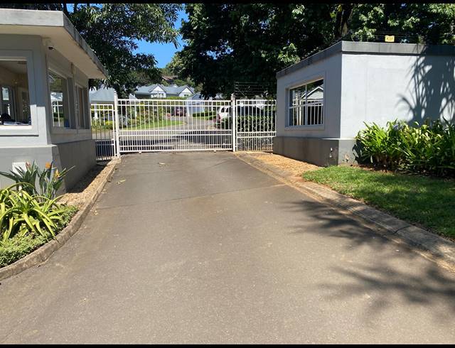 3 BEDROOM TOWNHOUSE RENTED IN CLARENDON